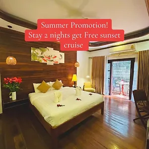 mekong-charm-riverside.hotelsluangprabang.com/