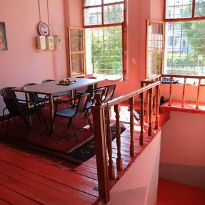 brlin-guesthouse.albaniahotels.org/